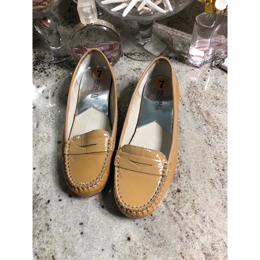 Michael Kors Woman's Nude Penny Loafer Moccasin Flats 7 M Patent Leather 2 Tone